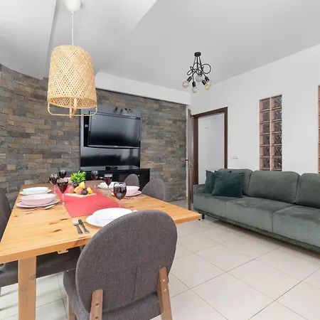 Przestronne W Zakopanem Z Trzema Sypialniami I Parkingiem By Renters Zakopane